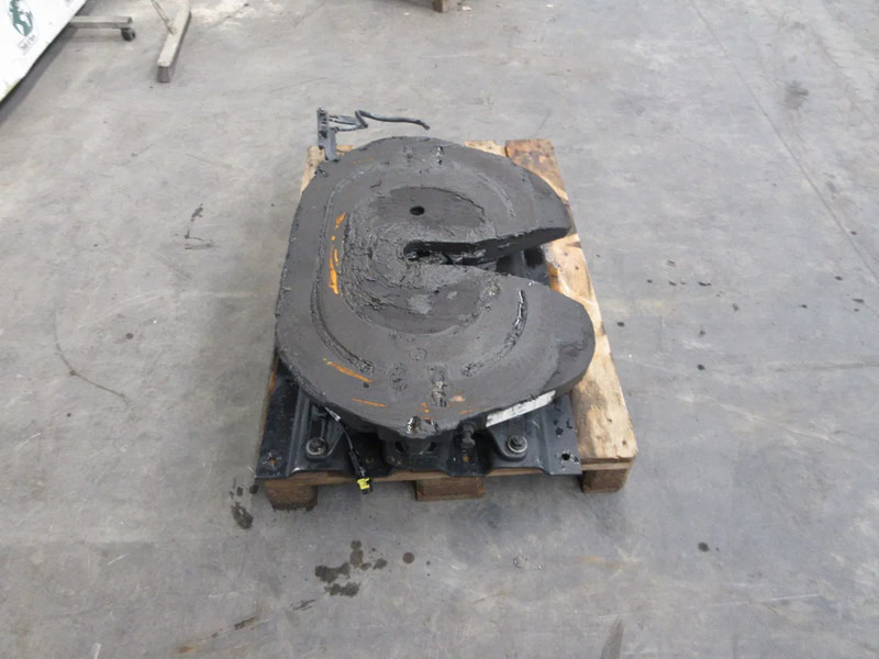 MAN 81.42710-6308 // 42KO-150-Z9 // 81.42715-0037 81.42710-6308 // 42KO-150-Z9 // 81.42715-0037 MAN 18.520 TGX MODEL 2024 - Седло для Грузовиков: фото 3 MAN 81.42710-6308 // 42KO-150-Z9 // 81.42715-0037 81.42710-6308 // 42KO-150-Z9 // 81.42715-0037 MAN 18.520 TGX MODEL 2024 - Седло для Грузовиков: фото 3