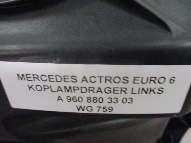 Mercedes-Benz A 960 880 33 03 Actros Mp4 Koplampdrager Links Nieuw en gebruikt! - Кабина и интерьер для Грузовиков: фото 2 Mercedes-Benz A 960 880 33 03 Actros Mp4 Koplampdrager Links Nieuw en gebruikt! - Кабина и интерьер для Грузовиков: фото 2