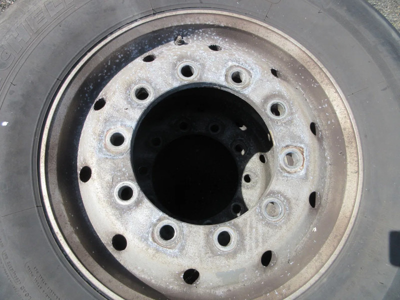 Michelin 385/65R 22.5 VOOR BANDEN M+S MET ALCOA WIELEN 50% PROFILE - Шина для Грузовиков: фото 2 Michelin 385/65R 22.5 VOOR BANDEN M+S MET ALCOA WIELEN 50% PROFILE - Шина для Грузовиков: фото 2