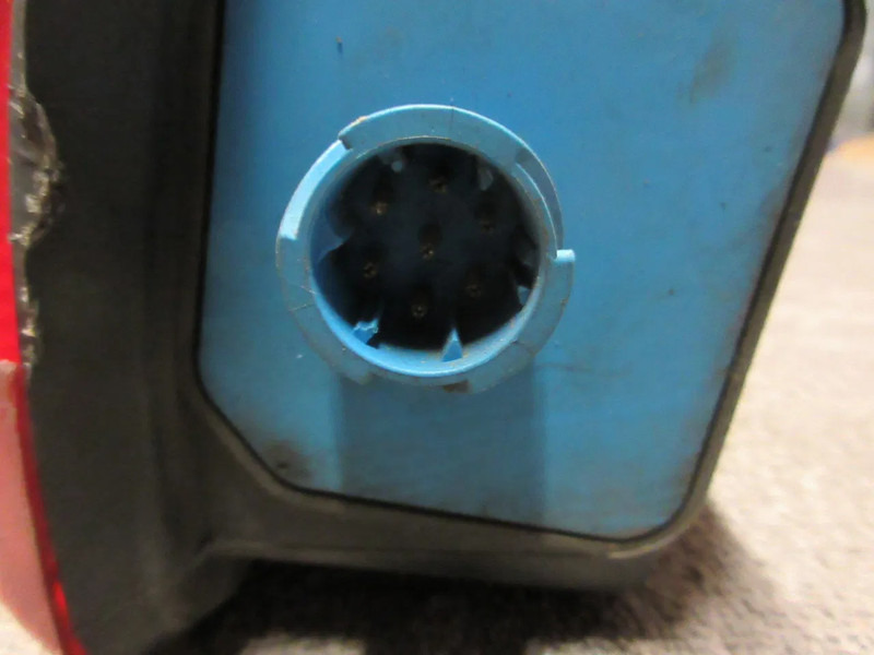 Renault 7420769775 ACHTERLAMP RENAULT PREMUIM EURO 5 LINKS - Задний фонарь для Грузовиков: фото 5 Renault 7420769775 ACHTERLAMP RENAULT PREMUIM EURO 5 LINKS - Задний фонарь для Грузовиков: фото 5