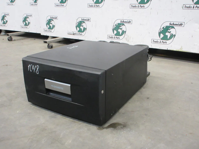 Volvo 82849283 // 24899356 KOELKAST VOLVO FM 330 EURO 6 MODEL 2023 - Электрическая система для Грузовиков: фото 3 Volvo 82849283 // 24899356 KOELKAST VOLVO FM 330 EURO 6 MODEL 2023 - Электрическая система для Грузовиков: фото 3