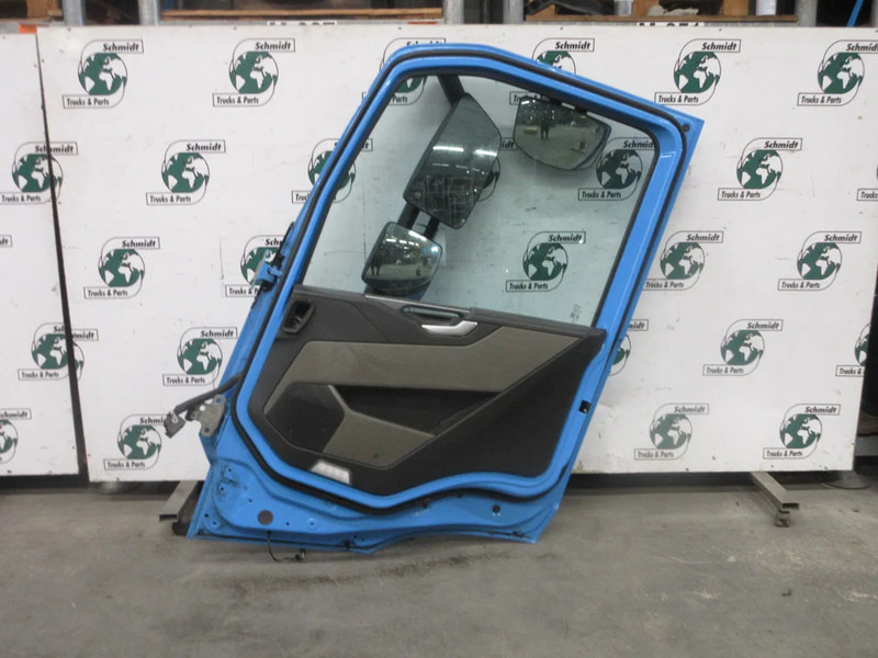 Volvo 84235902 DEUR RECHTS VOLVO FM 330 MODEL 2023 NIEUWE TYPE - Дверь и запчасти для Грузовиков: фото 2 Volvo 84235902 DEUR RECHTS VOLVO FM 330 MODEL 2023 NIEUWE TYPE - Дверь и запчасти для Грузовиков: фото 2