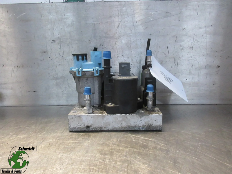 Volvo FL AD BLUE POMP 22608244 EURO 6 - Выхлопная система для Грузовиков: фото 1 Volvo FL AD BLUE POMP 22608244 EURO 6 - Выхлопная система для Грузовиков: фото 1