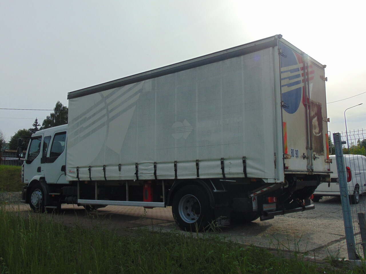 RENAULT Midlum 240DXi - Тентованный грузовик: фото 3 RENAULT Midlum 240DXi - Тентованный грузовик: фото 3