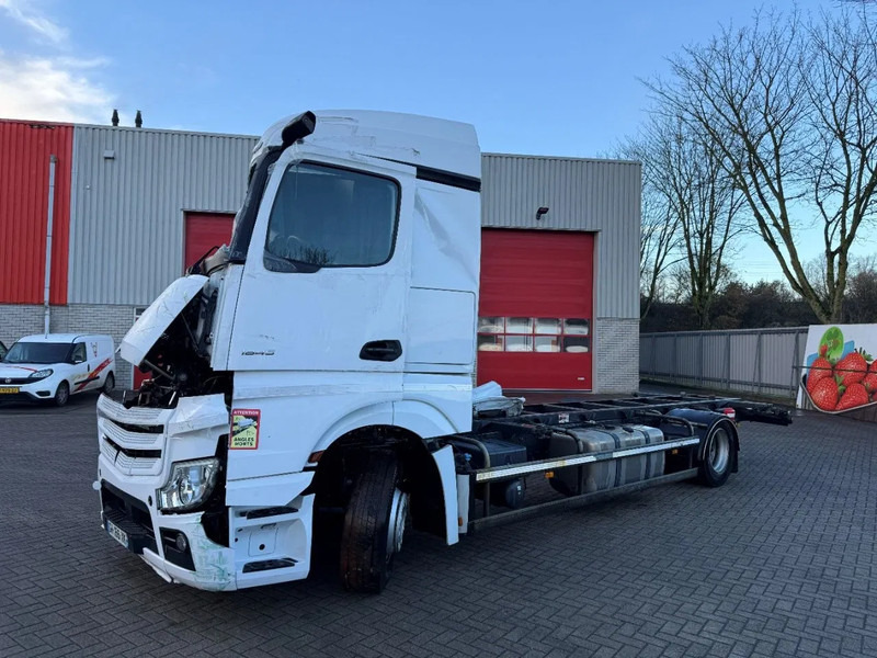 Mercedes-Benz Actros 1845 / ONLY:467007 KM / MIRRORCAM / FULL-AIR / AIRCO / AUTOMATIC / EURO-6 / 2022 - Грузовик-шасси: фото 1 Mercedes-Benz Actros 1845 / ONLY:467007 KM / MIRRORCAM / FULL-AIR / AIRCO / AUTOMATIC / EURO-6 / 2022 - Грузовик-шасси: фото 1