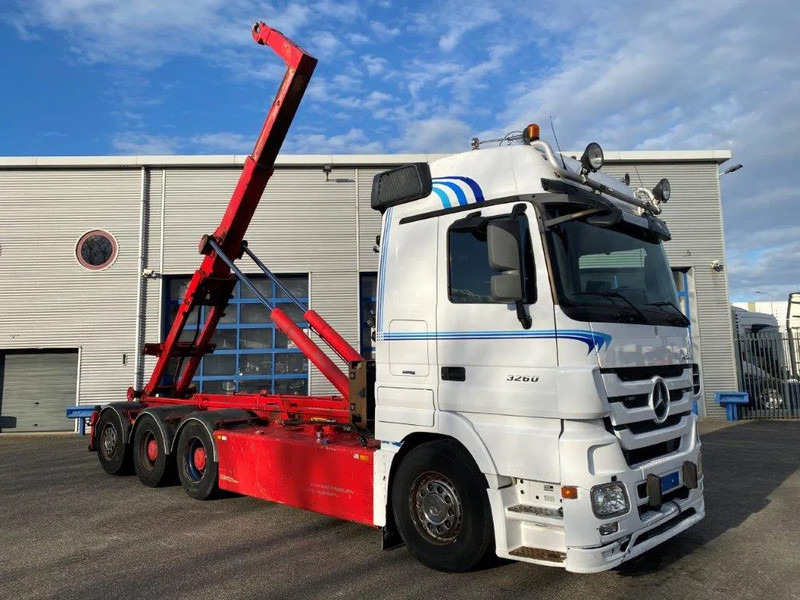 Mercedes-Benz Actros 3260 V8 / 15,9L / 8X4 / BIG AXLE / PALFINGER T26 HOOKLIFT / LIFT+LENKACHSE / FULL-AIR / AIRCO / AUTOMATIC / EURO-5 / 2013 - Крюковой мультилифт: фото 4 Mercedes-Benz Actros 3260 V8 / 15,9L / 8X4 / BIG AXLE / PALFINGER T26 HOOKLIFT / LIFT+LENKACHSE / FULL-AIR / AIRCO / AUTOMATIC / EURO-5 / 2013 - Крюковой мультилифт: фото 4