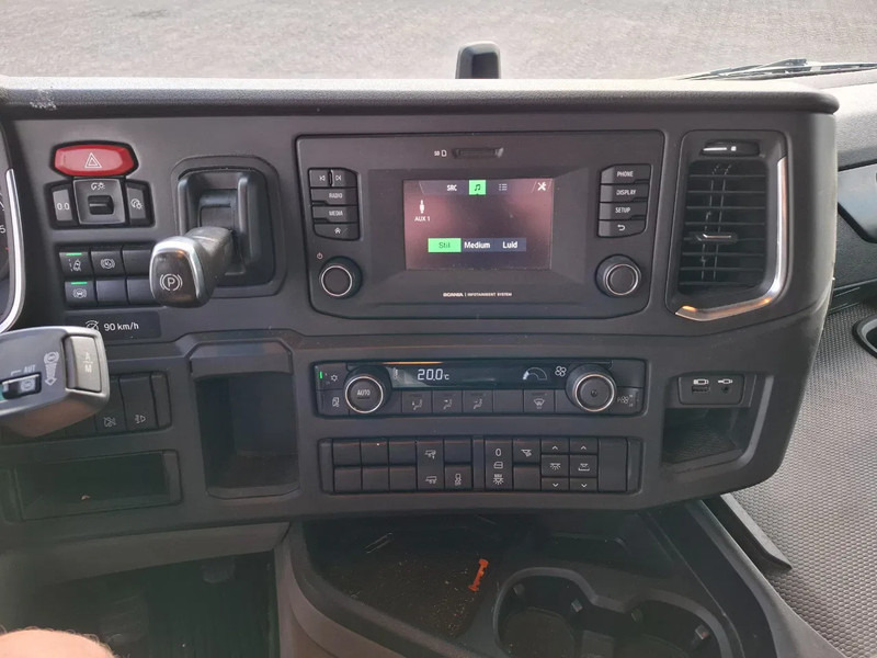Тягач Scania NGS G340 / RETARDER / ONLY:541696 KM / TUV:01-03-2026 / CLEAN NL TRUCK / LWDS / LNG / AUTOMATIC / EURO-6 / 2019: фото 20