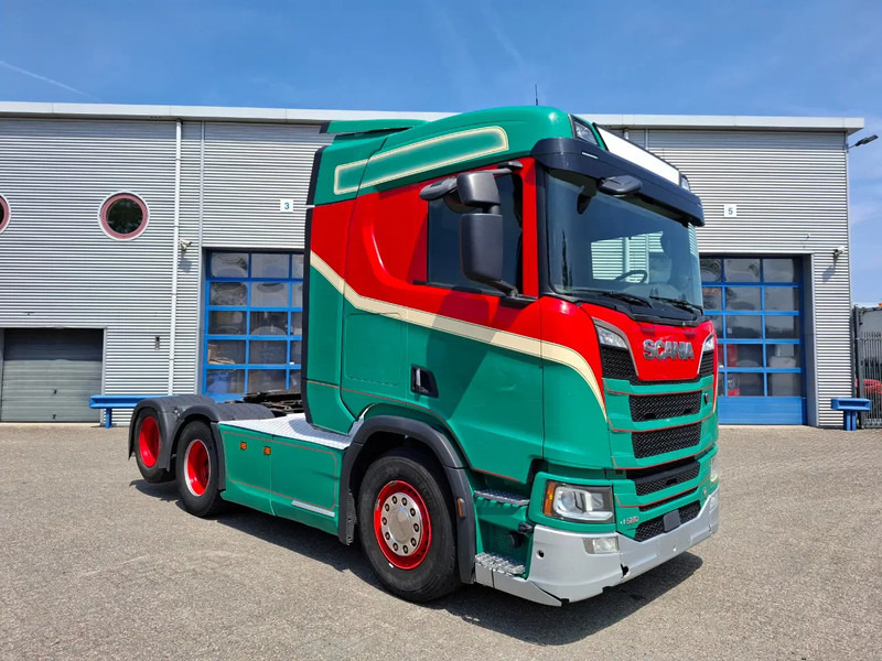 Scania NGS R580 V8 / RETARDER / HYDRAULICS / FULL-AIR / ONLY:644971 KM / LWDS / NAVI / FRIDGE / AUTOMATIC / EURO-6 / 2017 - Тягач: фото 2 Scania NGS R580 V8 / RETARDER / HYDRAULICS / FULL-AIR / ONLY:644971 KM / LWDS / NAVI / FRIDGE / AUTOMATIC / EURO-6 / 2017 - Тягач: фото 2