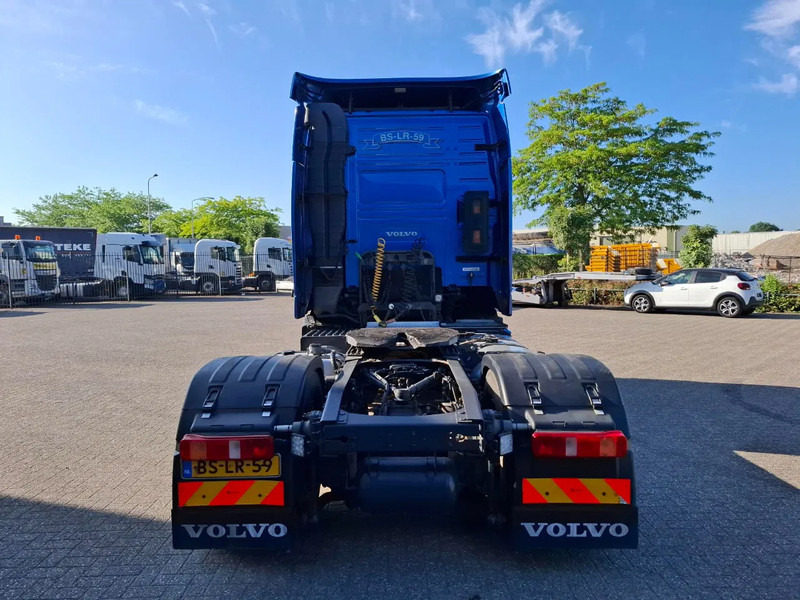 Volvo FH13-400 / HYDRAULICS / NL TRUCK / TUV:14-09-2025 / GLOBETROTTER / FRIGDE / AIRCO / AUTOMATIC / EURO-5 / 2006 - Тягач: фото 4 Volvo FH13-400 / HYDRAULICS / NL TRUCK / TUV:14-09-2025 / GLOBETROTTER / FRIGDE / AIRCO / AUTOMATIC / EURO-5 / 2006 - Тягач: фото 4
