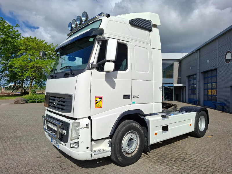Volvo FH13-540 / HYDRAULICS / VEB+ / TUV:01-04-2026 / FRIDGE / AIRCO / SIDESKIRTS / AUTOMATIC / EURO-5 / 2012 - Тягач: фото 1 Volvo FH13-540 / HYDRAULICS / VEB+ / TUV:01-04-2026 / FRIDGE / AIRCO / SIDESKIRTS / AUTOMATIC / EURO-5 / 2012 - Тягач: фото 1