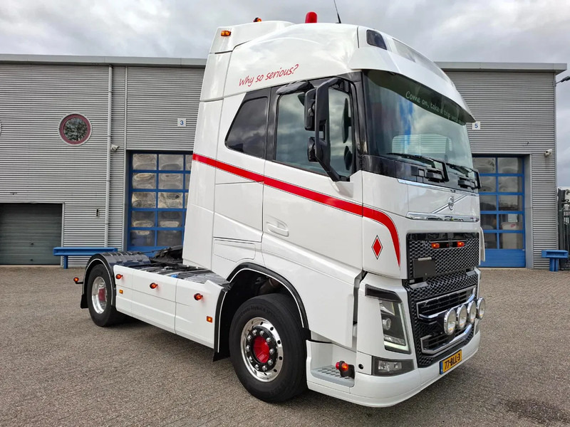 Volvo FH4-460 / CLEAN NL TRUCK / VEB+ / ADR / ACC / LWDS / DAS / DOUBLE TANK / LEATHER / FRIDGE / ALCOA / EURO-6 / 2016 - Тягач: фото 2 Volvo FH4-460 / CLEAN NL TRUCK / VEB+ / ADR / ACC / LWDS / DAS / DOUBLE TANK / LEATHER / FRIDGE / ALCOA / EURO-6 / 2016 - Тягач: фото 2