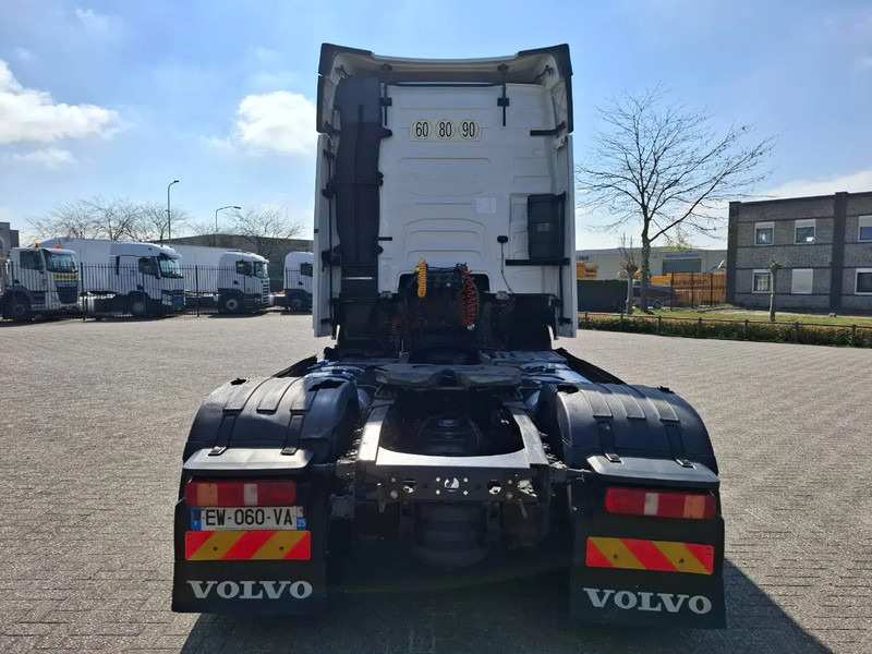 Volvo FH4-460 / VEB+ / DOUBLE TANK / FRIDGE / AUTOMATIC / EURO-6 / 2018 - Тягач: фото 4 Volvo FH4-460 / VEB+ / DOUBLE TANK / FRIDGE / AUTOMATIC / EURO-6 / 2018 - Тягач: фото 4