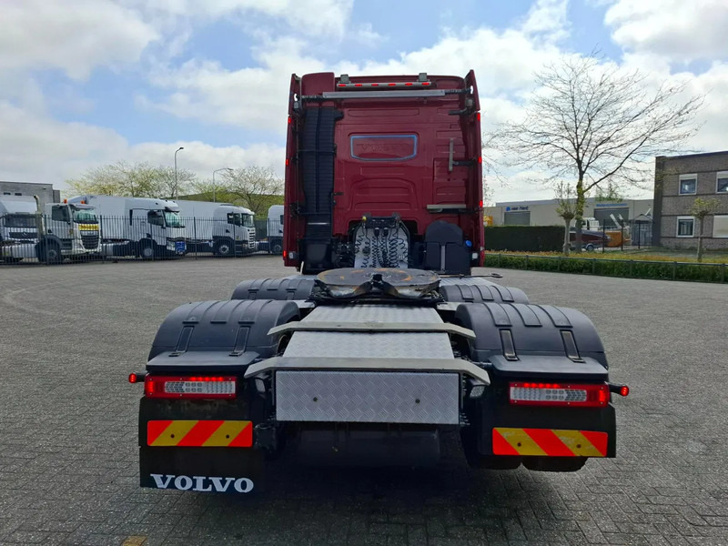 Volvo FH4-540 / 6X4 / BIG AXLE / HYDRAULICS / VEB+ / DYNAMIC STEERING / NAVI / ACC / LWDS / FULL-AIR / LEATHER / AUTOMATIC / EURO-6 / - Тягач: фото 4 Volvo FH4-540 / 6X4 / BIG AXLE / HYDRAULICS / VEB+ / DYNAMIC STEERING / NAVI / ACC / LWDS / FULL-AIR / LEATHER / AUTOMATIC / EURO-6 / - Тягач: фото 4