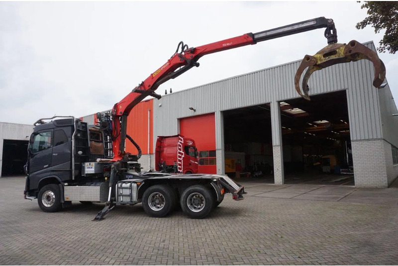 Volvo FH16-750 / ENGINE RUNNING / 6x4 / RETARDER / BIG AXLE / VEB+ / PALFINGER FD250 / EURO-6 / 2016 - Лесовоз, Автоманипулятор: фото 5 Volvo FH16-750 / ENGINE RUNNING / 6x4 / RETARDER / BIG AXLE / VEB+ / PALFINGER FD250 / EURO-6 / 2016 - Лесовоз, Автоманипулятор: фото 5