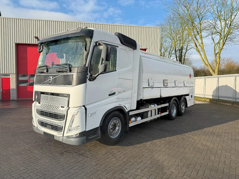 Volvo FH5-500 6X2 / ENGINE RUNNING / LIFT+LENKACHSE / FULL AIR / ADR / EUROTANK / 9-TON FRONT AXLE / EURO-6 / 2022 - Грузовик-цистерна: фото 1 Volvo FH5-500 6X2 / ENGINE RUNNING / LIFT+LENKACHSE / FULL AIR / ADR / EUROTANK / 9-TON FRONT AXLE / EURO-6 / 2022 - Грузовик-цистерна: фото 1