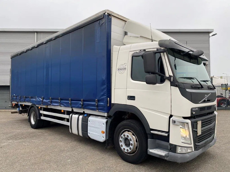 Volvo FM11-330 / LOW KM'S:472120 KM / LWDS / FULL-AIR / NAVI / CURTAIN SAILS / PLATFORM 2500KG / AUTOMATIC / EURO-6 / 2016 - Тентованный грузовик: фото 2 Volvo FM11-330 / LOW KM'S:472120 KM / LWDS / FULL-AIR / NAVI / CURTAIN SAILS / PLATFORM 2500KG / AUTOMATIC / EURO-6 / 2016 - Тентованный грузовик: фото 2