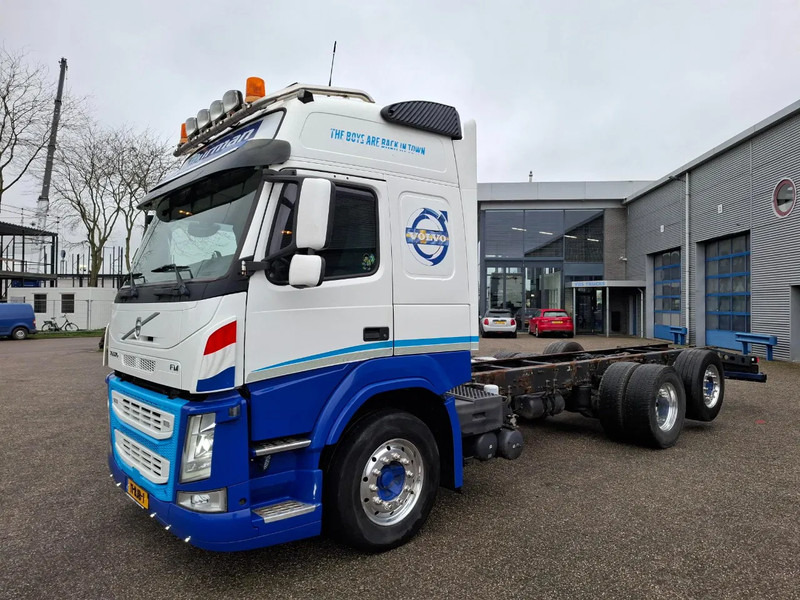 Volvo FM11-460 / NL TRUCK / LIFT+LENKACHSE / ONLY:355342 KM / DYNAMIC STEERING / LWDS / NAVI / ALCOA / TUV:07-01-2026 / INLINER / EURO - Грузовик-шасси: фото 2 Volvo FM11-460 / NL TRUCK / LIFT+LENKACHSE / ONLY:355342 KM / DYNAMIC STEERING / LWDS / NAVI / ALCOA / TUV:07-01-2026 / INLINER / EURO - Грузовик-шасси: фото 2