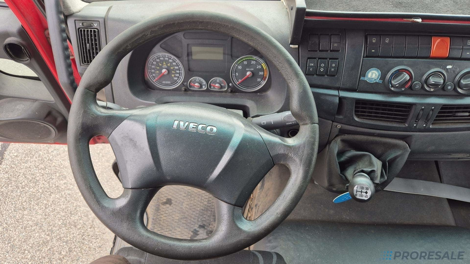 IVECO EUROCARGO ML 140E28 EURO 5 - valník s plachtou + hydraulické čelo 1,5 t - Тентованный грузовик: фото 5 IVECO EUROCARGO ML 140E28 EURO 5 - valník s plachtou + hydraulické čelo 1,5 t - Тентованный грузовик: фото 5