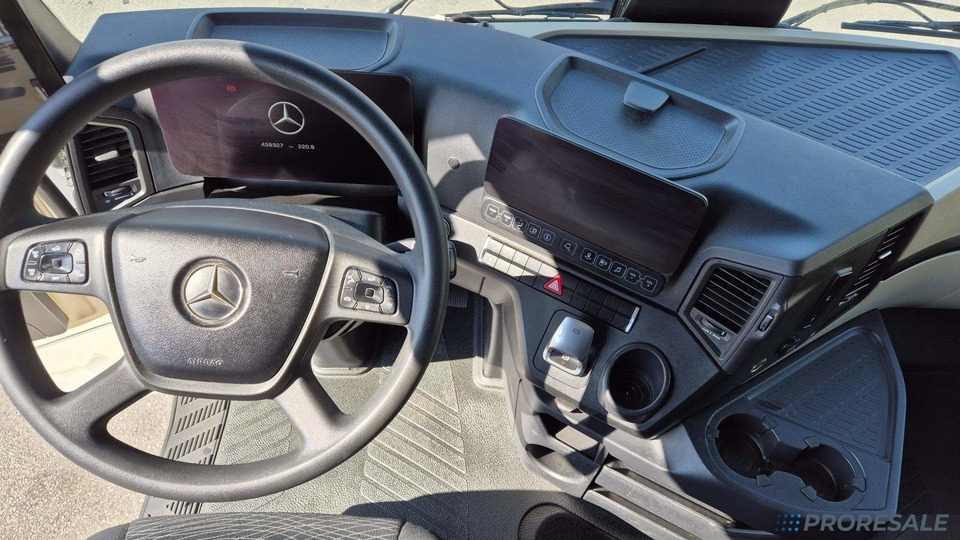 MERCEDES-BENZ ACTROS 1845 GIGA SPACE EURO 6 - Тягач: фото 4 MERCEDES-BENZ ACTROS 1845 GIGA SPACE EURO 6 - Тягач: фото 4
