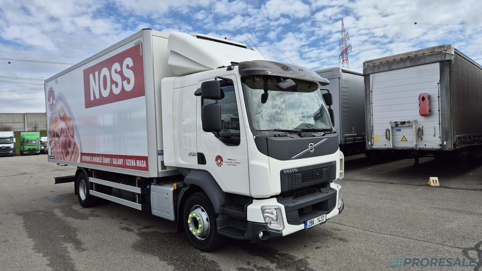 VOLVO FL 250 BB EURO 6 - mrazírna + CARRIER XARIOS 600 EL MAXI - Рефрижератор: фото 1 VOLVO FL 250 BB EURO 6 - mrazírna + CARRIER XARIOS 600 EL MAXI - Рефрижератор: фото 1