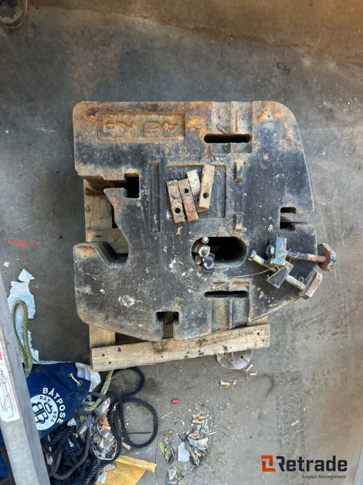 10 stk Front vekter til traktor - Противовес: фото 1 10 stk Front vekter til traktor - Противовес: фото 1