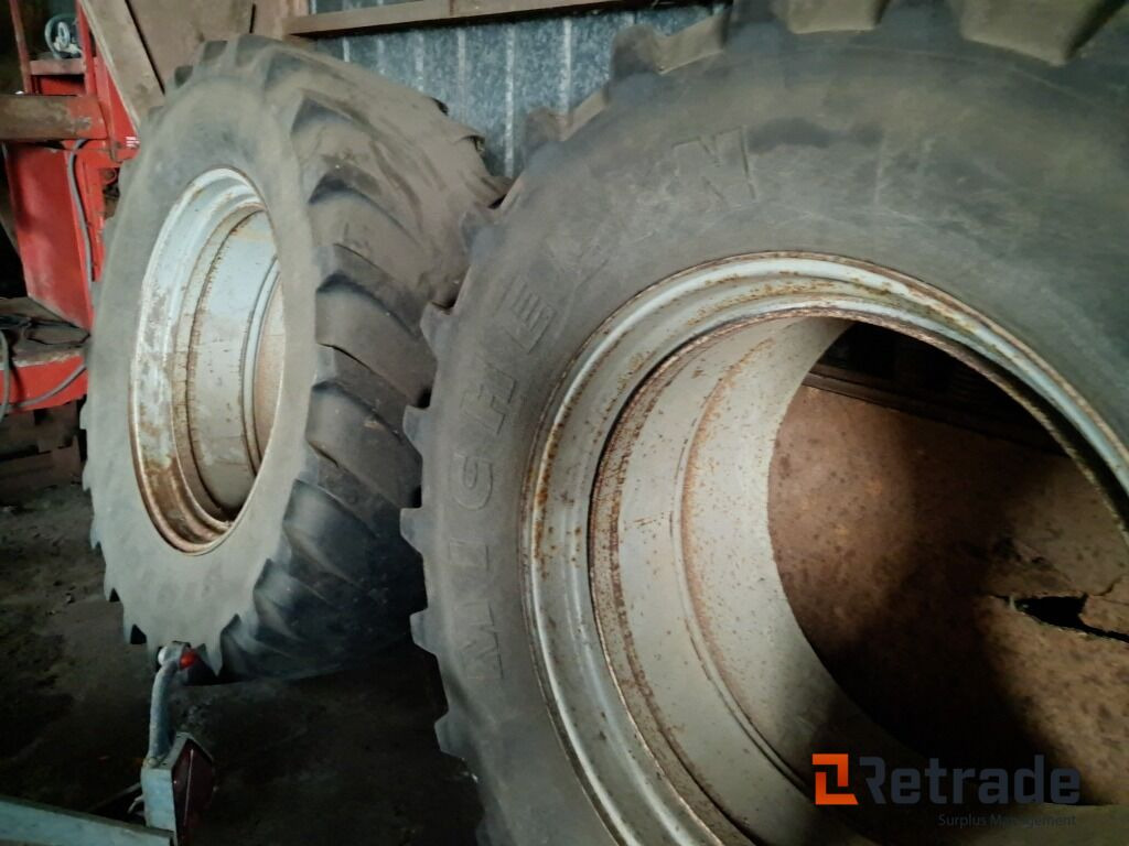 Строительное оборудование 2 tvillingehjul fra Michelin 650/65 R42 M 108: фото 6 Строительное оборудование 2 tvillingehjul fra Michelin 650/65 R42 M 108: фото 6
