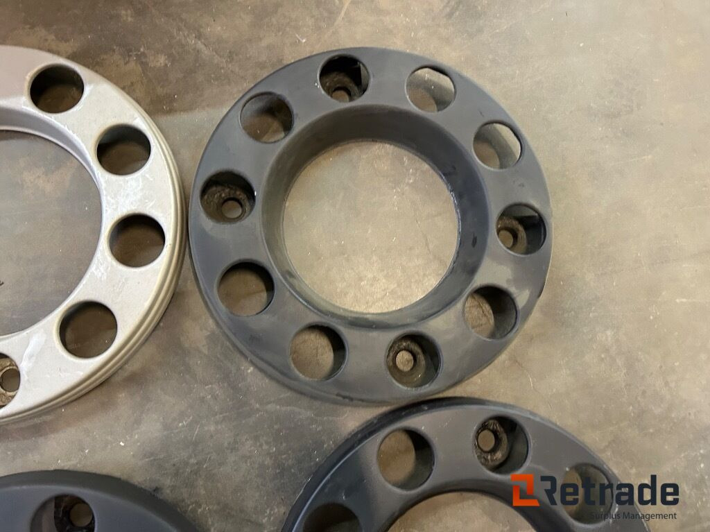 8 st hjulringar / snobbringar Volvo ( inget reservationspris ) - Ступица для Грузовиков: фото 4 8 st hjulringar / snobbringar Volvo ( inget reservationspris ) - Ступица для Грузовиков: фото 4