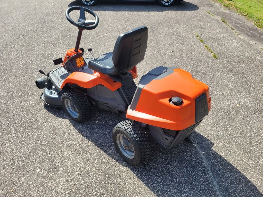 Åkgräsklippare Husqvarna Rider R111B - Садовое оборудование: фото 3 Åkgräsklippare Husqvarna Rider R111B - Садовое оборудование: фото 3
