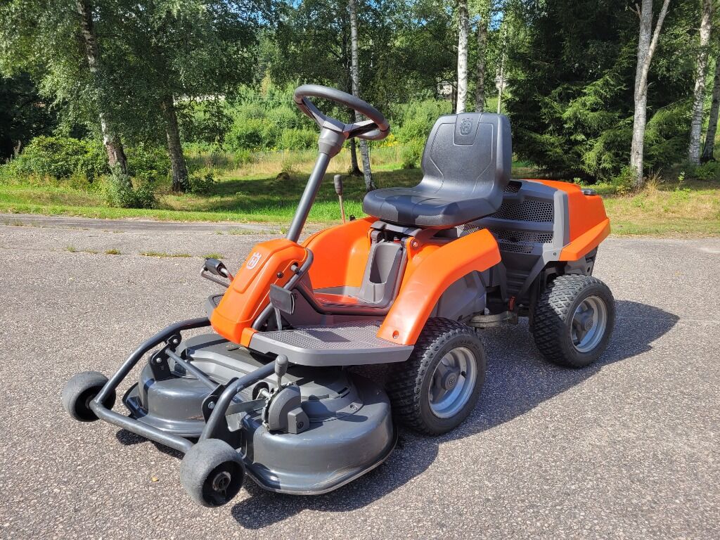 Åkgräsklippare Husqvarna Rider R111B - Садовое оборудование: фото 1 Åkgräsklippare Husqvarna Rider R111B - Садовое оборудование: фото 1