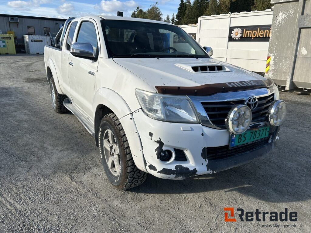 Bil Toyota Hilux - Легковой автомобиль: фото 1 Bil Toyota Hilux - Легковой автомобиль: фото 1
