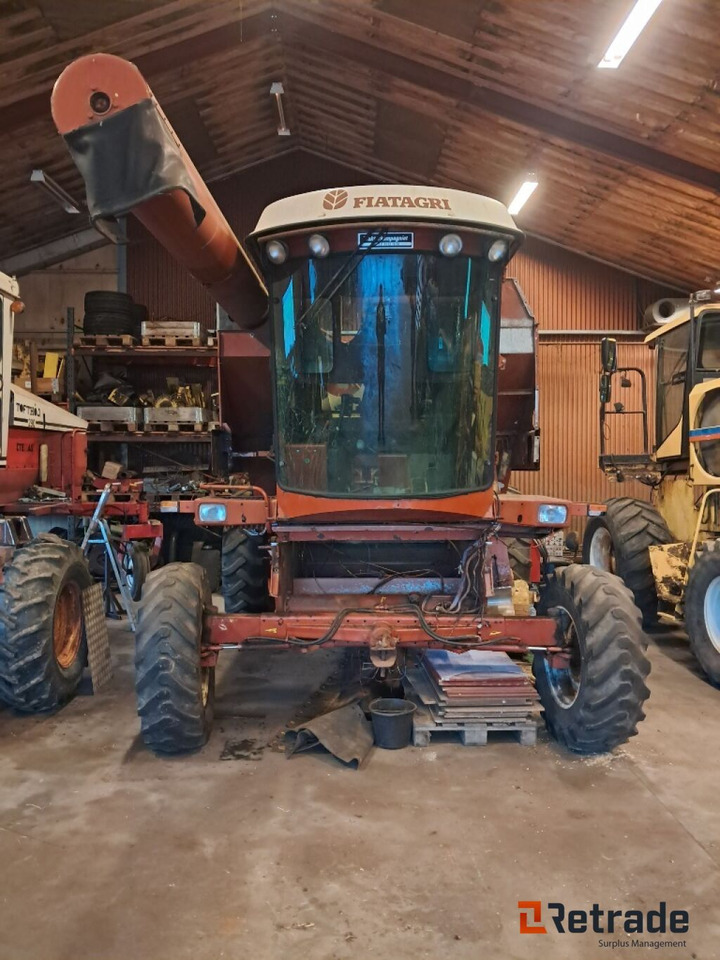 Mejetærsker FIATAGRI MX 240 Laverna - Зерноуборочный комбайн: фото 4 Mejetærsker FIATAGRI MX 240 Laverna - Зерноуборочный комбайн: фото 4