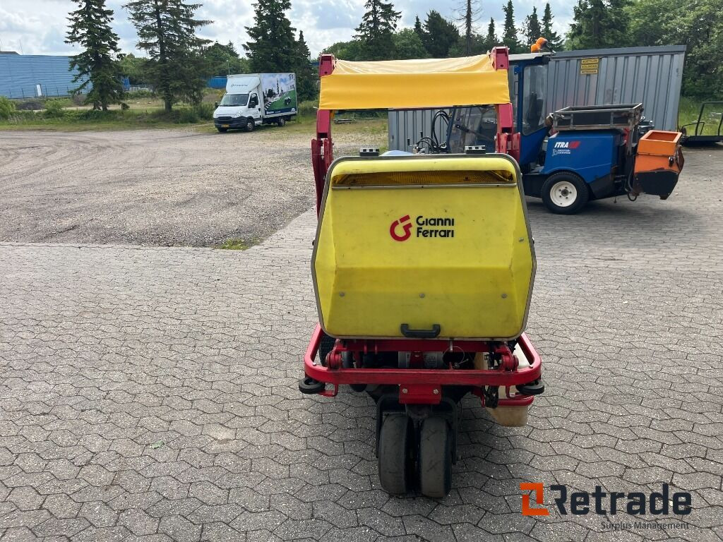 Сельскохозяйственная техника Plæne- og parkmaskiner GINNI FERRARI GF 630 I.I Plænetraktor: фото 8 Сельскохозяйственная техника Plæne- og parkmaskiner GINNI FERRARI GF 630 I.I Plænetraktor: фото 8