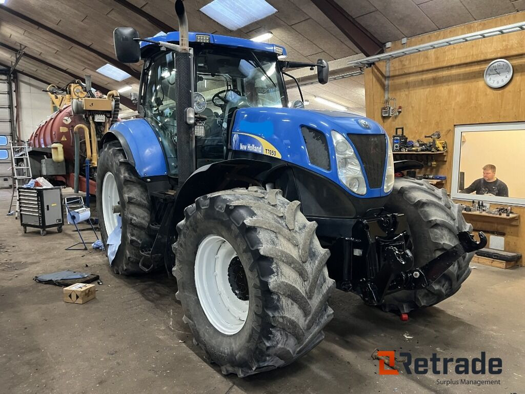 Traktor NEW HOLLAND T7050 - Сельскохозяйственная техника: фото 1 Traktor NEW HOLLAND T7050 - Сельскохозяйственная техника: фото 1