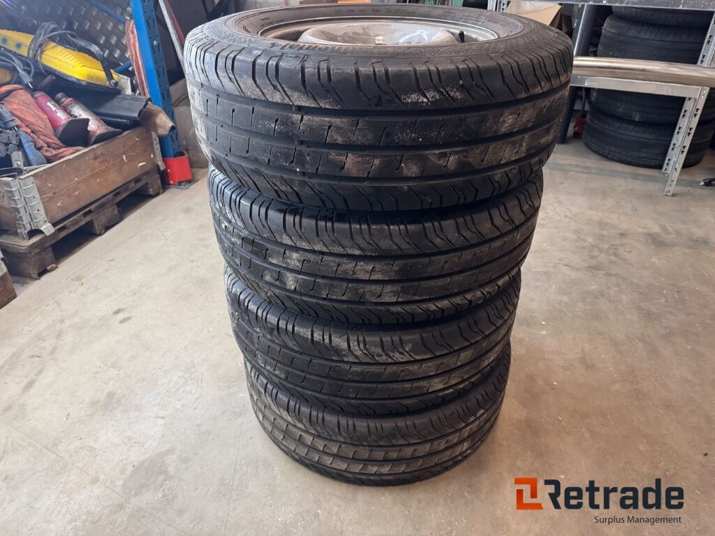 Sommardäck Continental 235/65R16C på fälg MB Sprinter - Строительное оборудование: фото 3 Sommardäck Continental 235/65R16C på fälg MB Sprinter - Строительное оборудование: фото 3