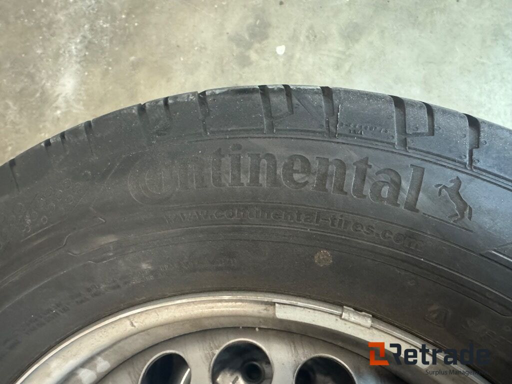 Sommardäck Continental 235/65R16C på fälg MB Sprinter - Строительное оборудование: фото 5 Sommardäck Continental 235/65R16C på fälg MB Sprinter - Строительное оборудование: фото 5