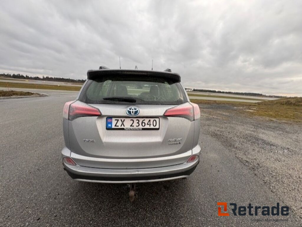 Toyota RAV4 - Легковой автомобиль: фото 4 Toyota RAV4 - Легковой автомобиль: фото 4