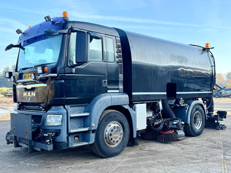 MAN MAN TGS18.320 - Dutch Sweeper Truck / Kehrwagen - Подметально-уборочная машина: фото 1 MAN MAN TGS18.320 - Dutch Sweeper Truck / Kehrwagen - Подметально-уборочная машина: фото 1