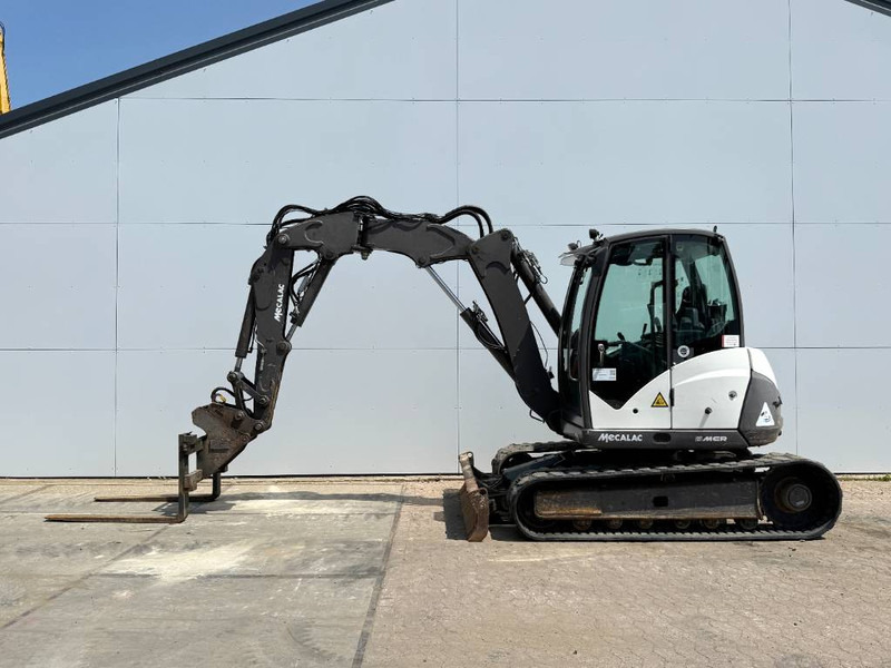Mecalac 8MCR - 6 Attachments Included! Auto Greasing - Мини-экскаватор: фото 4 Mecalac 8MCR - 6 Attachments Included! Auto Greasing - Мини-экскаватор: фото 4