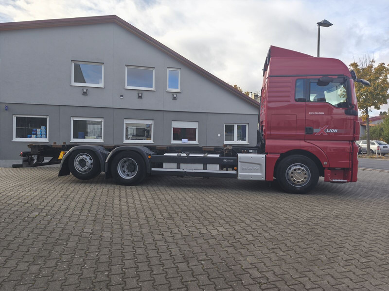MAN TGX 26.500 BDF 6x2 Euro 6 Retarder Standard Lift+Lenk Euro 6 (29 - Грузовик-шасси: фото 4 MAN TGX 26.500 BDF 6x2 Euro 6 Retarder Standard Lift+Lenk Euro 6 (29 - Грузовик-шасси: фото 4