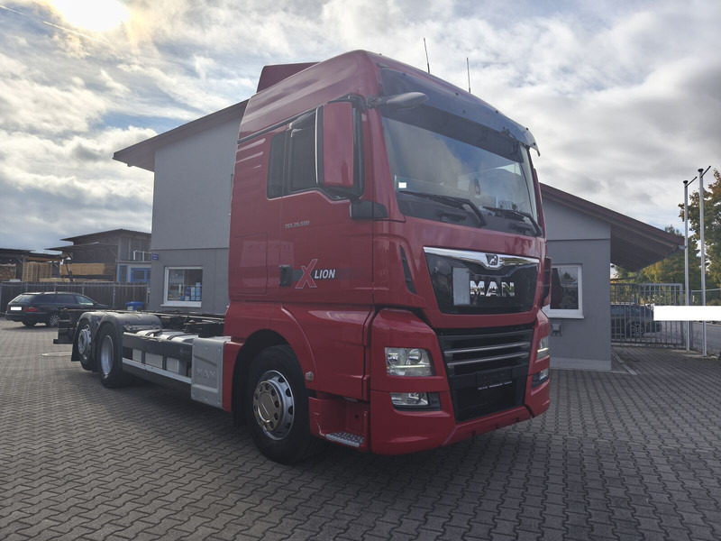 MAN TGX 26.500 BDF 6x2 Euro 6 Retarder Standard Lift+Lenk Euro 6 (29 - Грузовик-шасси: фото 2 MAN TGX 26.500 BDF 6x2 Euro 6 Retarder Standard Lift+Lenk Euro 6 (29 - Грузовик-шасси: фото 2