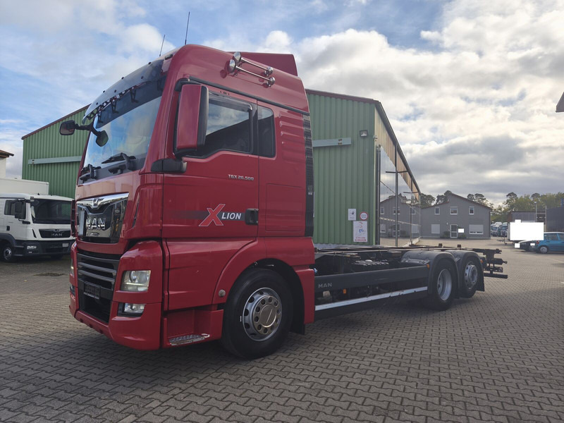MAN TGX 26.500 BDF 6x2 Euro 6 Standard Lift+Lenk (29) - Грузовик-шасси: фото 1 MAN TGX 26.500 BDF 6x2 Euro 6 Standard Lift+Lenk (29) - Грузовик-шасси: фото 1