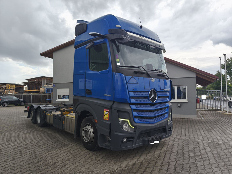 Mercedes-Benz Actros 2545 BDF - Грузовик-контейнеровоз/ Сменный кузов: фото 2 Mercedes-Benz Actros 2545 BDF - Грузовик-контейнеровоз/ Сменный кузов: фото 2