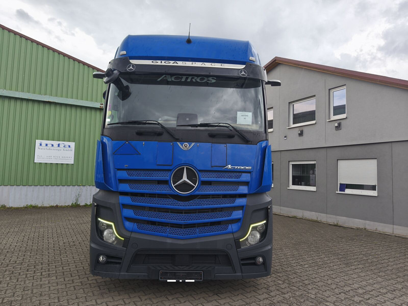Mercedes-Benz Actros 2545 BDF - Грузовик-контейнеровоз/ Сменный кузов: фото 3 Mercedes-Benz Actros 2545 BDF - Грузовик-контейнеровоз/ Сменный кузов: фото 3