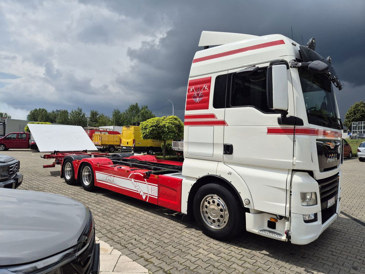 MAN TGX 28 28.420 , 6x2-2 LL / Trailer HFR KM 20 / 1 Owner / E6 /Guaran - Грузовик-контейнеровоз/ Сменный кузов: фото 5 MAN TGX 28 28.420 , 6x2-2 LL / Trailer HFR KM 20 / 1 Owner / E6 /Guaran - Грузовик-контейнеровоз/ Сменный кузов: фото 5
