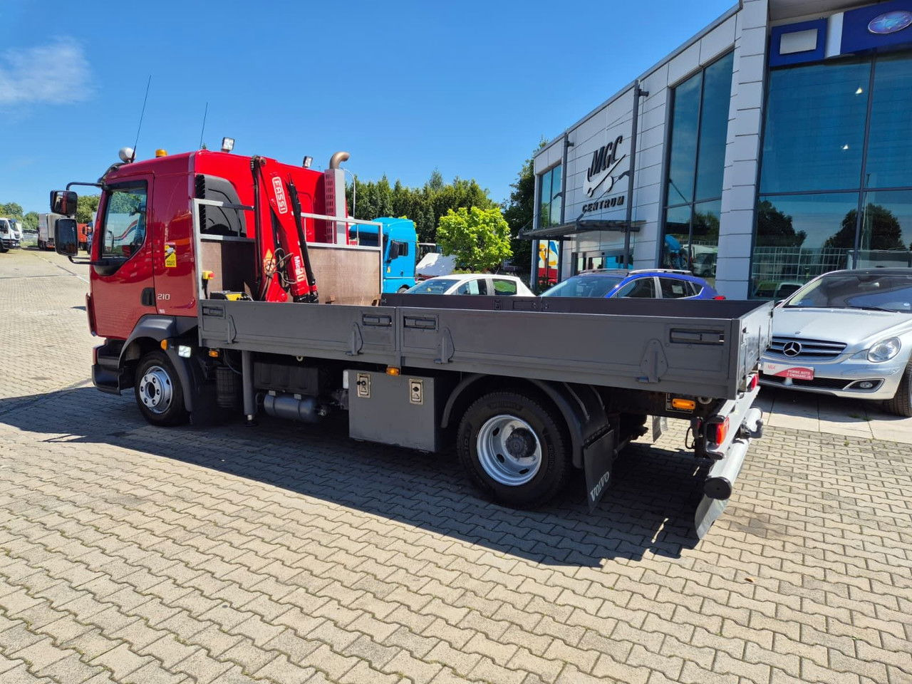 Грузовик бортовой/ Платформа, Автоманипулятор Volvo FL 210 1 Owner / LOW KM / Fassi: фото 10 Грузовик бортовой/ Платформа, Автоманипулятор Volvo FL 210 1 Owner / LOW KM / Fassi: фото 10
