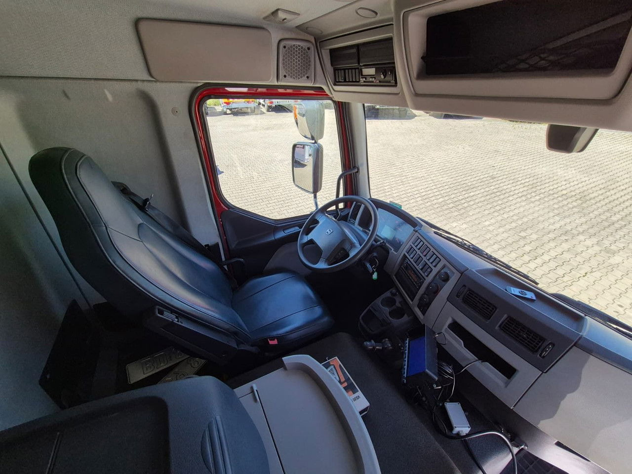 Грузовик бортовой/ Платформа, Автоманипулятор Volvo FL 210 1 Owner / LOW KM / Fassi: фото 24 Грузовик бортовой/ Платформа, Автоманипулятор Volvo FL 210 1 Owner / LOW KM / Fassi: фото 24