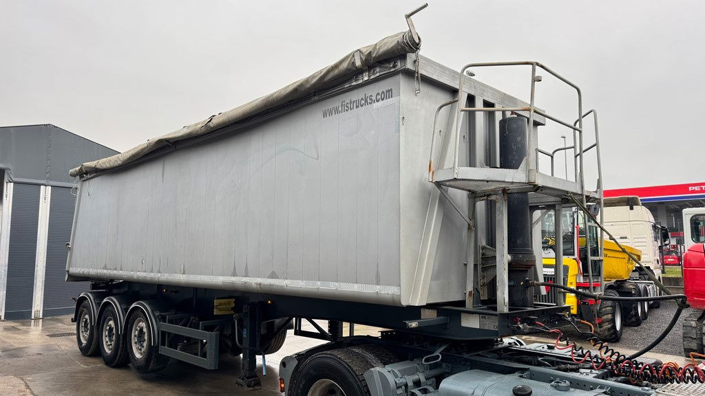 Carnehl 3-Axle Tipper Trailer - 50m3 - Самосвальный полуприцеп: фото 2 Carnehl 3-Axle Tipper Trailer - 50m3 - Самосвальный полуприцеп: фото 2