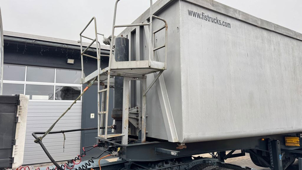 Carnehl 3-Axle Tipper Trailer - 50m3 - Самосвальный полуприцеп: фото 3 Carnehl 3-Axle Tipper Trailer - 50m3 - Самосвальный полуприцеп: фото 3