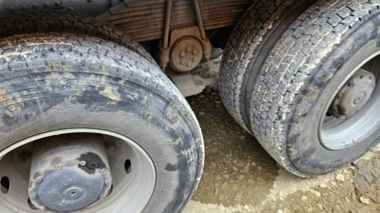 MAN FE 410A 6x4 mixer - 7m3 - euro 3 - Автобетоносмеситель: фото 4 MAN FE 410A 6x4 mixer - 7m3 - euro 3 - Автобетоносмеситель: фото 4