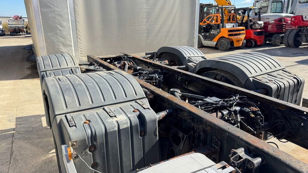 MAN TGA 26.460 6X2 chassis - lifitng axle - Грузовик-шасси: фото 5 MAN TGA 26.460 6X2 chassis - lifitng axle - Грузовик-шасси: фото 5